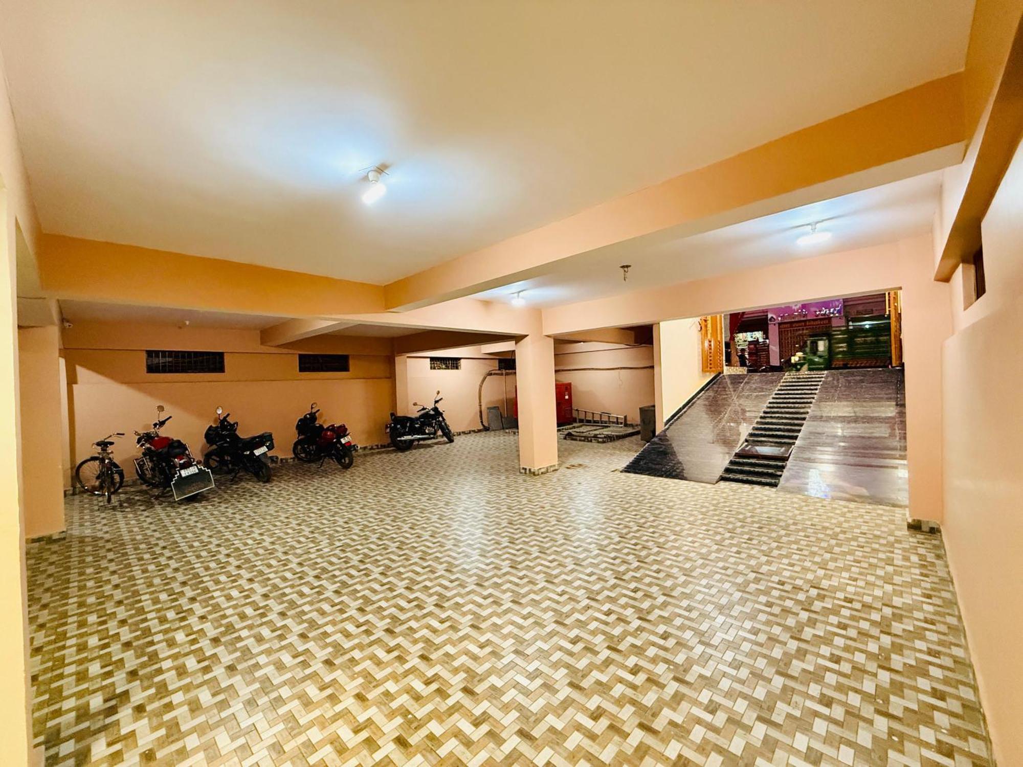 Hotel Golden Crystal Patna  Exterior photo