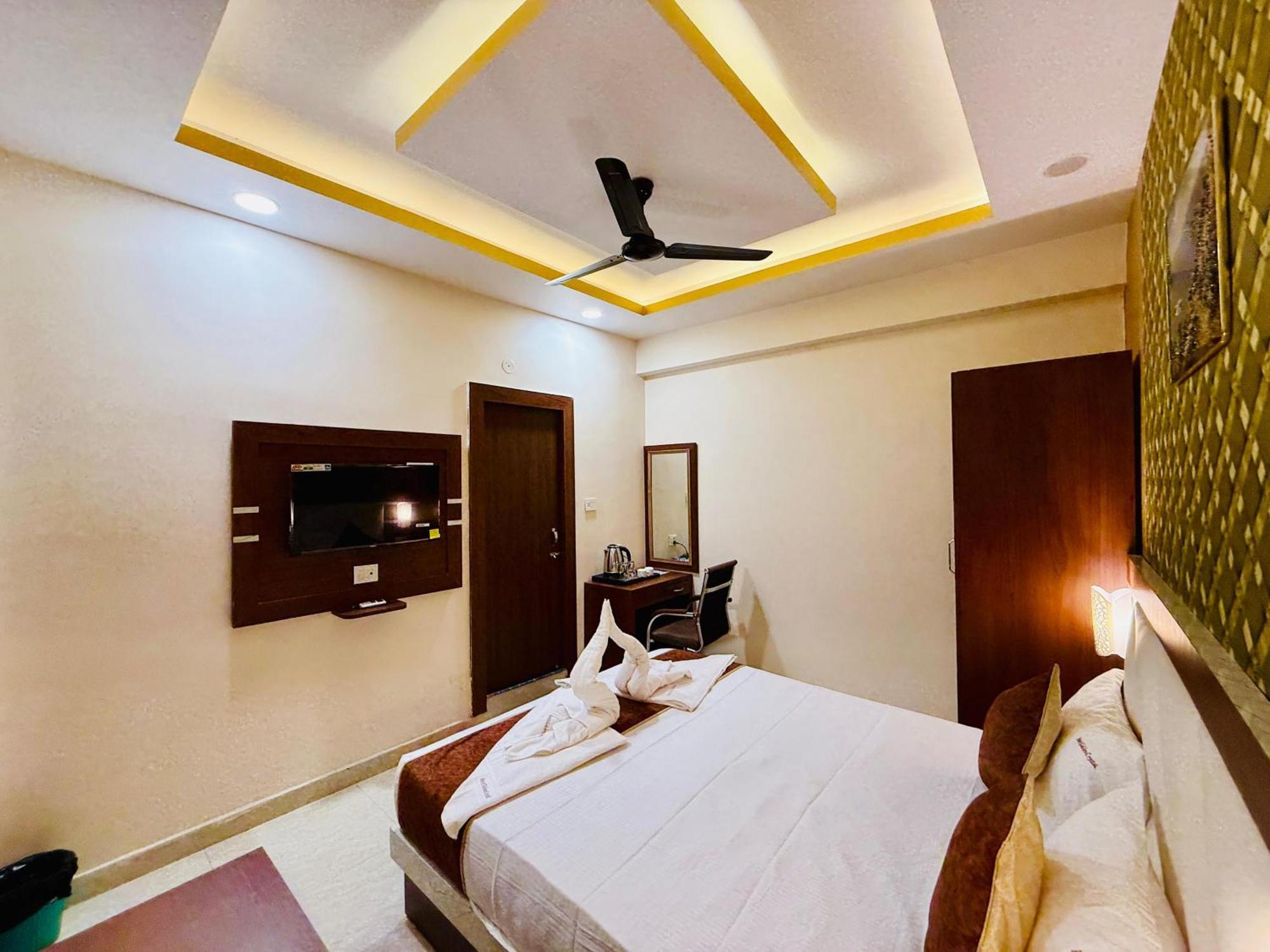 Hotel Golden Crystal Patna  Exterior photo