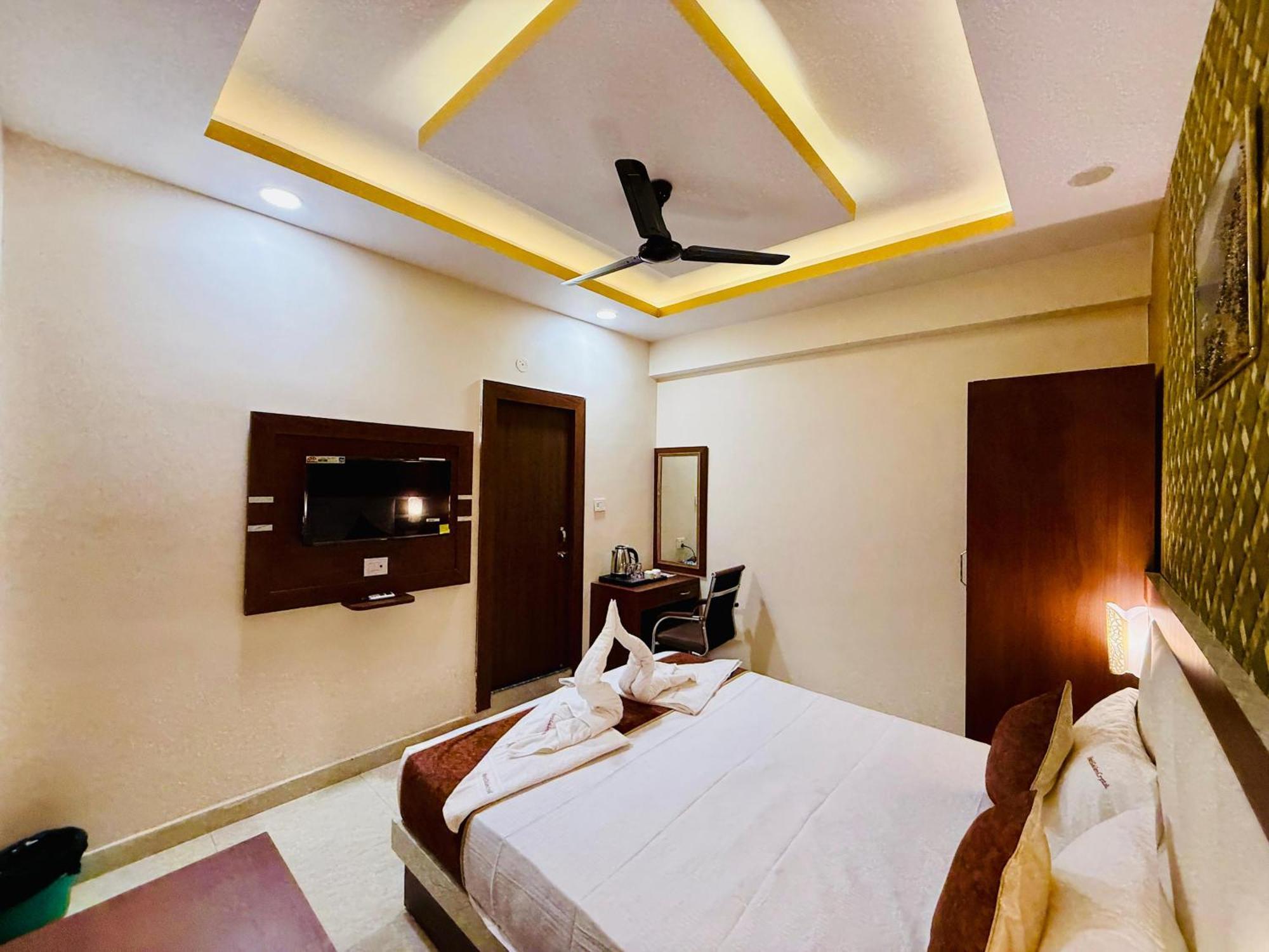 Hotel Golden Crystal Patna  Exterior photo